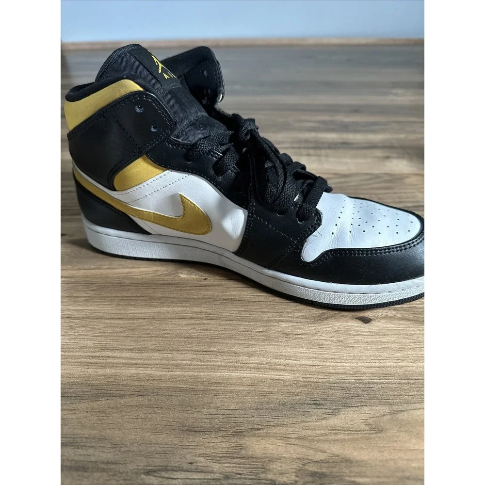 Size 11- Jordan 1 Mid Black University Gold 2021 With‎ Box